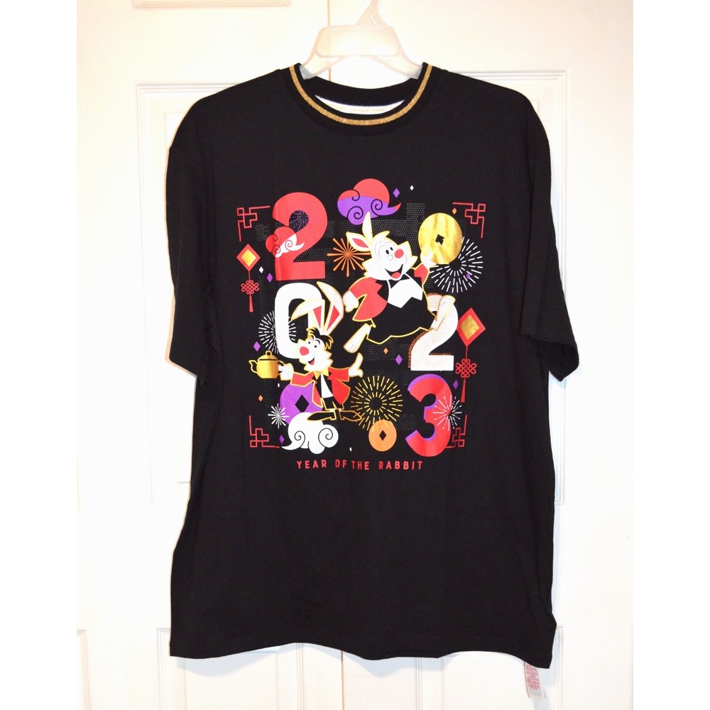 Disney Parks Black‎ 2023 New Year T-Shirt Sz XL Year of the Rabbit Short Sleeves